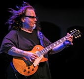 http://www.blues.ru/calendar/1130SmokinJoeKubek.jpg