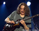 http://www.blues.ru/calendar/1215RobbenFord.jpg