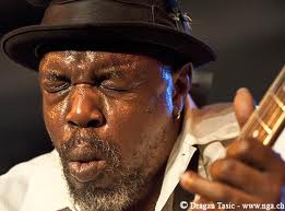 ������ Living Blues ����������� ���� ������ ������ �������� ������.